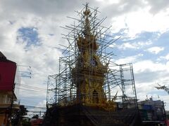 早速、ホーナーリガーへ行ってみる。

修復中で残念ですな。