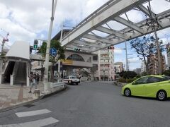 さて、気分を変えて走りに出たよ～

美栄橋駅からゆいレール沿いに走りながら途中からショートカットして瀬長島目指すさ～
