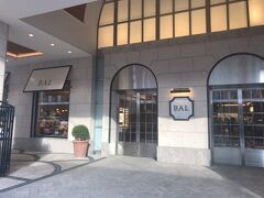 昼食を楽しんだあとはお買い物へ
三条にある新しい商業施設の京都BAL
ロンハーマンカフェ、丸善、マリアージュフレールなど感度の高いブランドが揃っています。