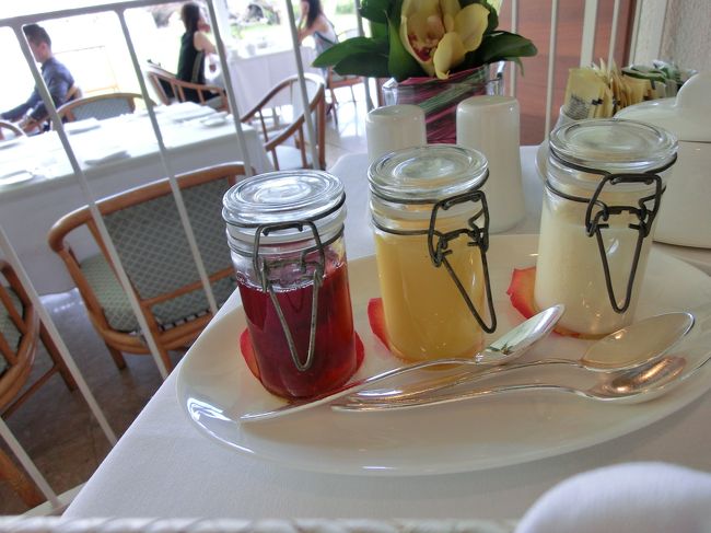 ジャムの入った瓶が可愛いです。