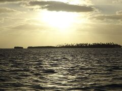 ロビンソンクルーソー島と夕日