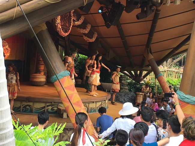 モアナのショーを横からチラ見