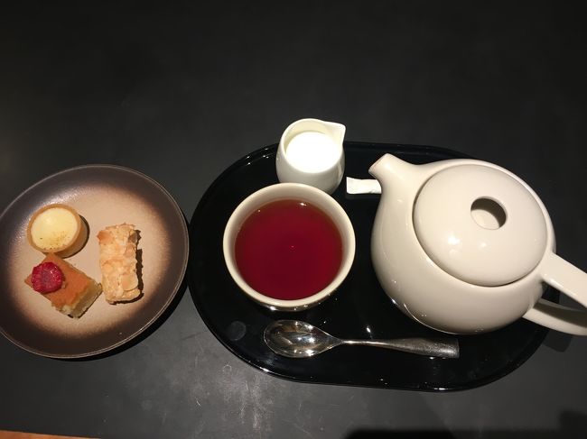 で、ティータイム☆<br />今回もしっかりキャセイラウンジ満喫(^^♪