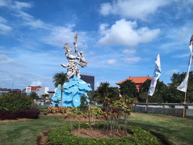 ホテルまで送ってもらいまーす