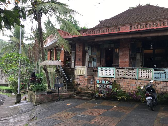 と、その前に娘が喉が渇いたというのでバロンブリッジカフェでティータイム^_^;<br />