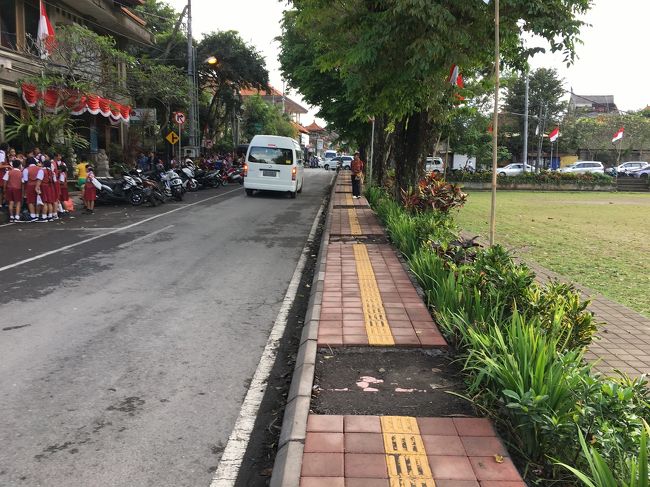 ではお散歩に出発！