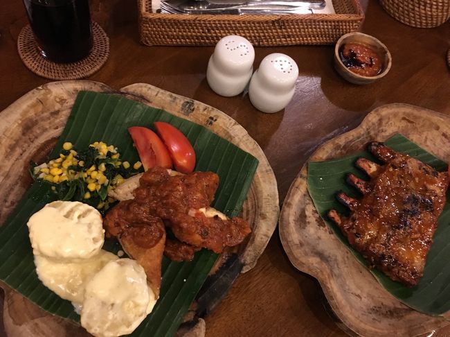 おしゃれな店内でスタッフもみんな笑顔で親切！<br />しかもお料理もおいしい～～<br />ウブドのお気に入り店に決定☆