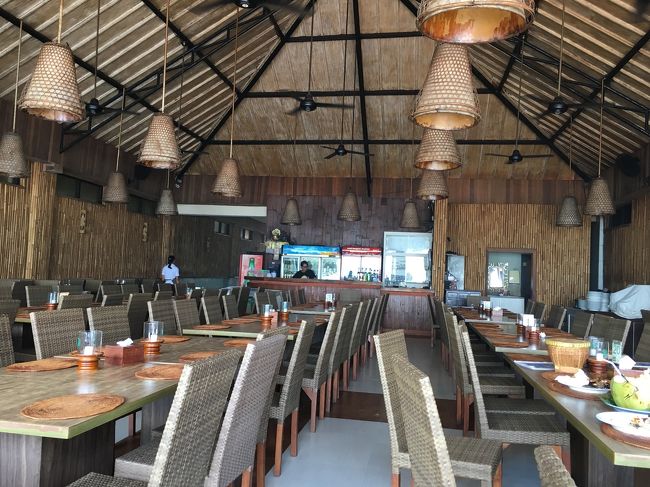 でも何組かはお客さんもいますよ