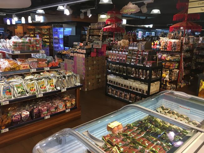 食後はアイスを求めてビーチウォークまでプラプラお散歩<br />明日は帰国です～