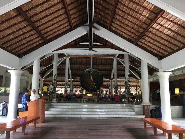 時間になったのでロビーへ