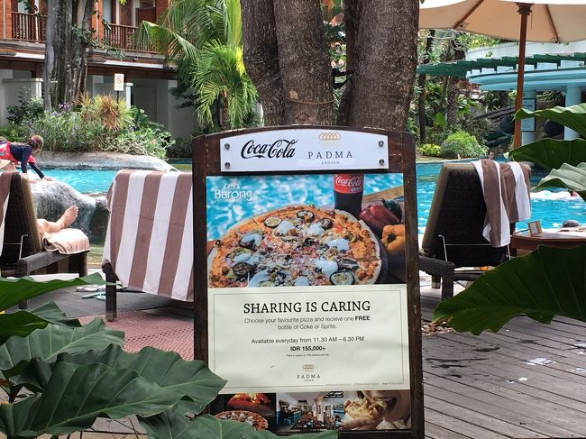 ラグーンプールの方のカフェではドリンクがセットで付いてきてお得でした