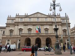 Teatro alla Scala（スカラ座）

初代の宮廷劇場以来の伝統を持つイタリアオペラ界の最高峰。数々の有名なオペラの初演の舞台となり、プッチーニの代表作である蝶々夫人やトゥーランドットも初演されました。