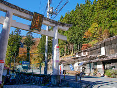 三峯神社表参道