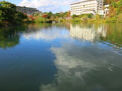 安達太良から岳温泉まで下って、鏡ヶ池
この周りが正に紅葉の盛りだった