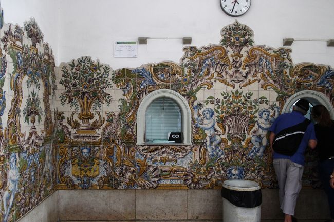 インフォメーション兼トイレにもアズレージョ。