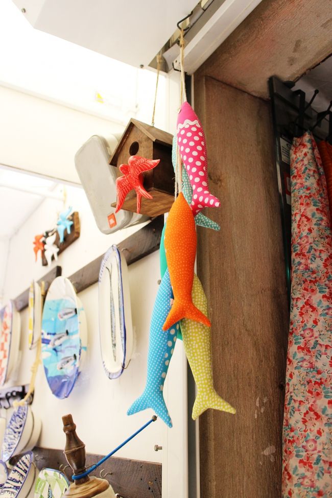 シントラ町歩き。<br />名産のイワシモチーフの雑貨たち。