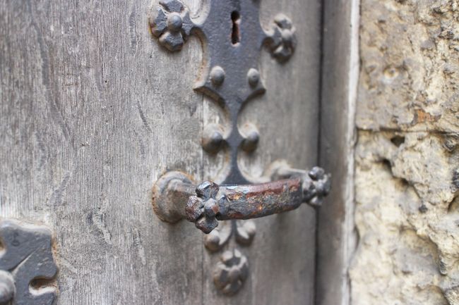 街中に流れるファドを聴きながらのお散歩。