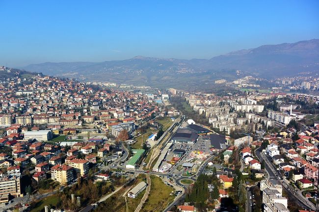 アヴァズ・ツイストタワー36階の展望台からの眺め。