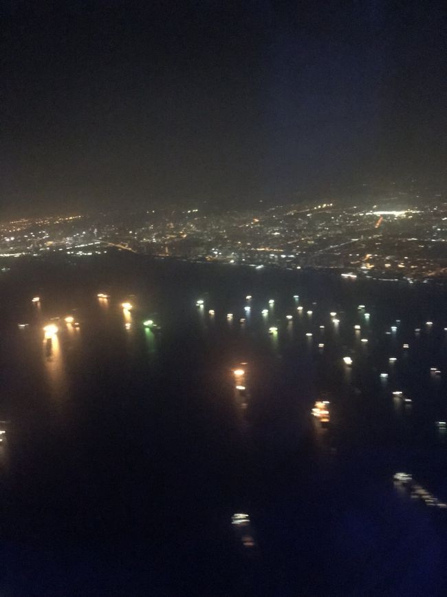 船かな？<br />たくさんの光がきれいでした。