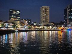 左手はボート・キー。
シンガポール川の夜景、いつ観てもいいね！