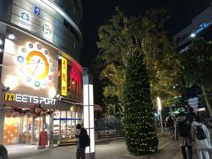 水道橋駅から東京ドームシティに向かいます。