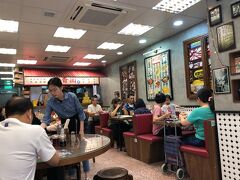 ついに帰国日…！
かなしいぞ！！！

4日目の朝は、「深水埗（サムスイポウ）」に、トーストを食べにきたのでした。
「新香園（サンヒョンユン）」っていう喫茶店（？）です。