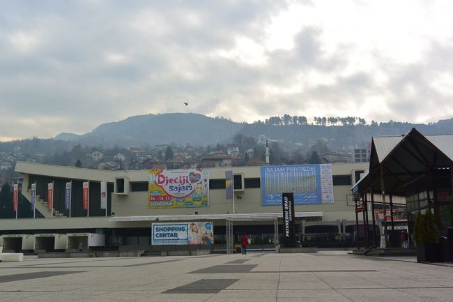 Skenderija（スケンデリヤ）<br /><br />サラエボ冬季オリンピックの時には、アイススケートやアイスホッケーの会場となったところです。