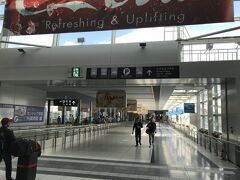 名古屋・中部国際空港（セントレア） 旅客ターミナル2F 

これから空港バスで名古屋の栄へ向かいます。

ここまでの旅行記はこちら↓

<名古屋 ① JAL3083便（ボーイング737-800）搭乗記★
2018年3月にリニューアル＆海外へ行かなくても入れるラウンジへ、
成田空港第2ターミナルの国内線利用で日本航空のラウンジ
『サクララウンジ』に初潜入！ 無料の食事やアルコールもあって
いいかも♪ プライオリティパスで入れる『TEIラウンジ
（ビジネス＆トラベルサポートセンター）』、
『IASS EXECUTIVE LOUNGE 2（アイ・エー・エス・エス 
エグゼクティブ ラウンジ2）』>

https://4travel.jp/travelogue/11417790

<名古屋 ② 2018年10月12日にオープンした『フライト・オブ・
ドリームズ』の日本初出店のグルメ、【フーディーズスタンド】、
【フランズチョコレート】、【ビーチャーズ ハンドメイドチーズ】、
【イーサンストゥウェル ピザ アンド パスタ】、中部国際空港
（セントレア）に到着後と出発前に入れるカードラウンジ
『プレミアムラウンジ セントレア』＆『第2プレミアムラウンジ 
セントレア』のお酒やお菓子>

https://ssl.4travel.jp/tcs/t/editalbum/edit/11423207/