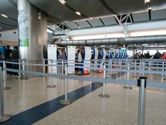 ヒューストン空港のＡＰＣ(Automated Passport Control)
指紋読み取りのリトライ設定や時間設定が適切でなく、ほとんどの人が通常の窓口に振り分けられ、非常に時間がかかった。

アメリカは単なる乗継でも入国と出国を行わなければならない。もちろんＥＳＴＡも必要。
成田で預けた荷物はリオデジャネイロで受け取れるのに、人間だけ入出国が必要。理由はあるんだろうけど非効率。

でも帰国時のシカゴではヒューストンとは違うＡＰＣで、ヒューストンとは逆にほとんどの人が簡単な法の窓口に振り分けられていた。
