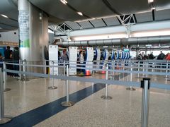ヒューストン空港のＡＰＣ(Automated Passport Control)
指紋読み取りのリトライ設定や時間設定が適切でなく、ほとんどの人が通常の窓口に振り分けられ、非常に時間がかかった。

アメリカは単なる乗継でも入国と出国を行わなければならない。もちろんＥＳＴＡも必要。
成田で預けた荷物はリオデジャネイロで受け取れるのに、人間だけ入出国が必要。理由はあるんだろうけど非効率。

でも帰国時のシカゴではヒューストンとは違うＡＰＣで、ヒューストンとは逆にほとんどの人が簡単な法の窓口に振り分けられていた。

