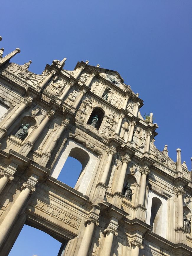 あなたいっぱいだったけどこの後、マーガレット カフェ イナタでも並んでエッグタルト買いました。<br />その後、マカオ世界遺産のクライマックスです。