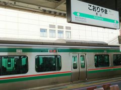 旅の始まりは福島県の郡山駅から。
E721系電車でまずは福島へ。
福島で快速「仙台シティラビット３号」に乗り換えて終点の仙台を目指します。
洒落た名前ですが写真のような普通の通勤電車です笑。

この日乗った写真のE721系はボックス席があるので車窓を楽しんだりグループで旅行する際にはうれしいです。
（?時間や日によってはほかの車両なのかもしれません）