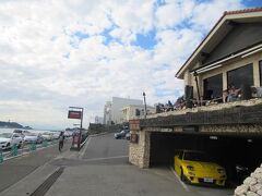 七里ガ浜の人気カレー店・珊瑚礁でランチを取ったあと鎌倉ウォーキングの再開です。