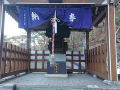 神社もしっかりお参りして