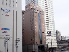 しばらく歩くと今日お泊りするホテルJALシティ仙台が見えてきました。