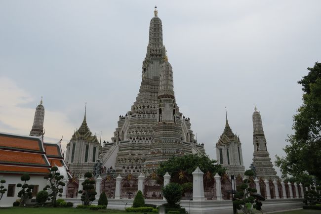 ぐるぐる塔の周りを一周した後に、別のところへいくことに。