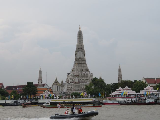 不完全ではあるけども、見たものは見たんで撤収します。<br />今度来るときはワット・アルンの大仏塔に登れるといいなぁ。