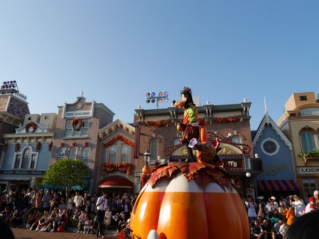 5分ほどで通り過ぎるのであっという間でした。<br /><br />この日も暑く体力を消耗したので、夜までいたかったですが、ホテルに戻りました。