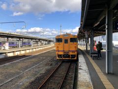 函館駅から10：40発の道南いさりび鉄道に乗ります。
北海道新幹線開業でＪＲ北海道から第三セクター化しました。