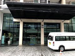 約１時間半　パタヤのホテルに到着！
7：30
チエックイン　通常　１４：00からの入室ですが
３０分程　待っていただければ　部屋を用意します　との事。
なんと　ありがたい！
