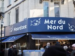 お昼は、行きたかった"Mer du Nord"で。
フランス語もオランダ語もほとんどわからないので、メニューもなんとなくこれだろの感です。
