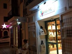 結局下まで降りて　イビザタウンまで…お店結構あいてました
