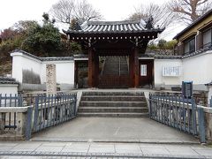 続いて放生院へ。
橋寺とも呼ばれており、文字通り宇治橋のすぐ近くにある。