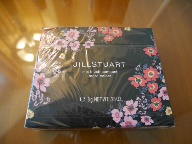 機内でジルスチュアートのチークを購入☆<br />羽田でも売っていたのに気付かなかったです。<br /><br />ANAカード10％割引で3,240円でした。