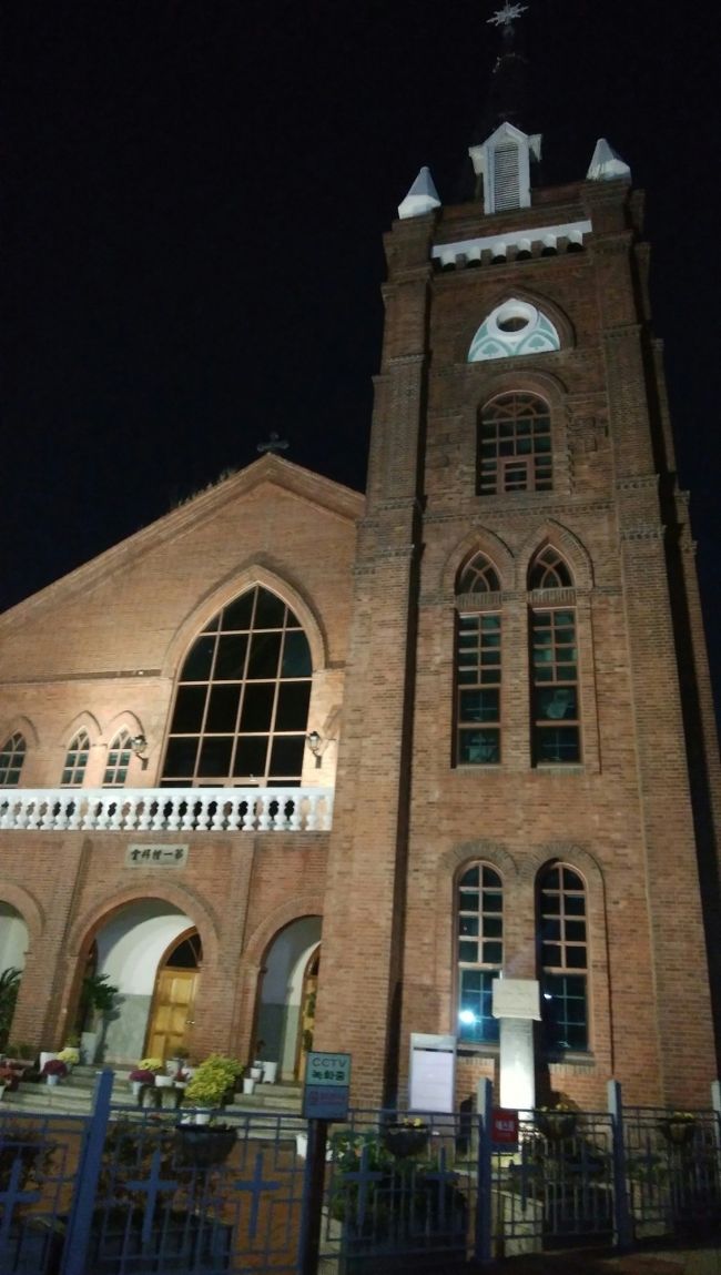 その後は最後の夜を惜しんで薬令市をウロウロ。<br />何度も見たこの教会の写真も撮ってみます。<br />