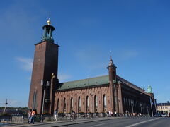 この日はストックホルムからヘルシンキへ移動する日。夕方の船なのでそれまでストックホルム観光。

まずはストックホルム市庁舎。ホテルから歩いて行きました。