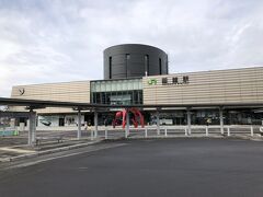 函館駅から帝産バスで空港へ向かいます。