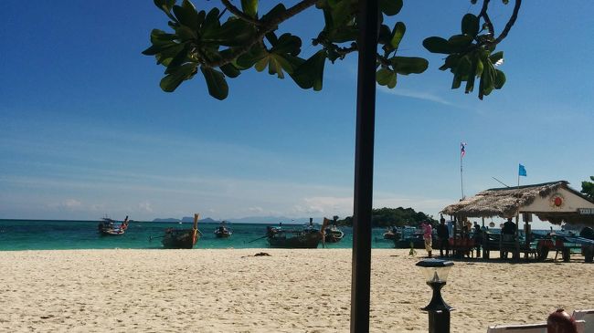 桟敷席からクラ島方面。