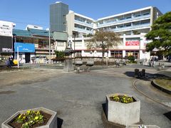 天王町駅前にある広場。地図には帷子橋跡という名称がついていますが、ここも旧東海道の名残。