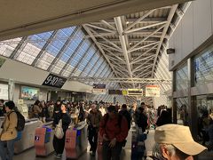 新宿9時に出て11時過ぎに小田原駅に到着。ややグッタリ。